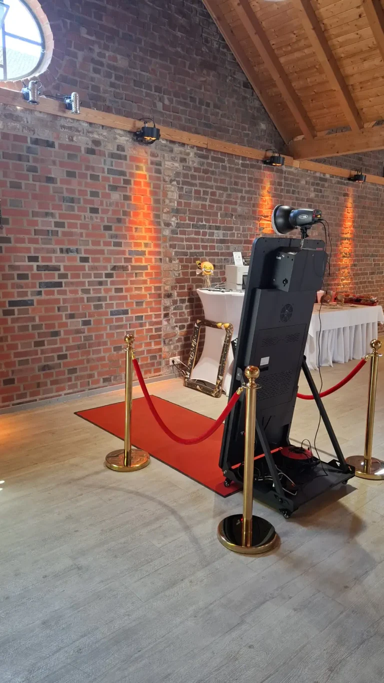 Fotospiegel und Kamera von hinten